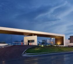 Casas_Platino_Zibata_Entrada